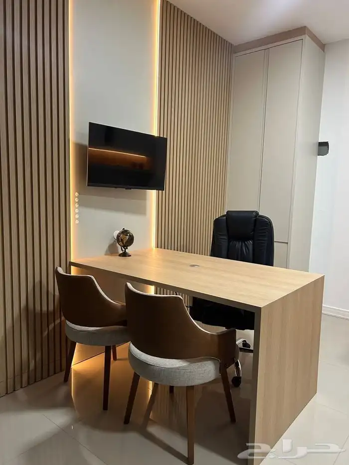 تصميم وتنفيذ مكاتب و ورك استيشن 10