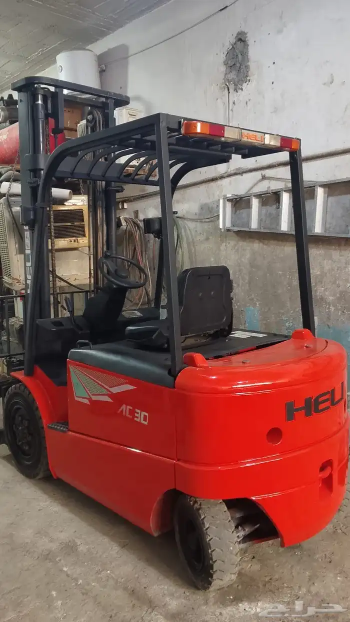 رافعه شوكيه للبيع موديل 2012 كهرباء حموله 3 طن 0