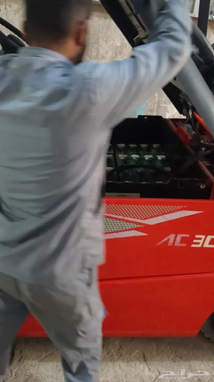 رافعه شوكيه للبيع موديل 2012 كهرباء حموله 3 طن 4