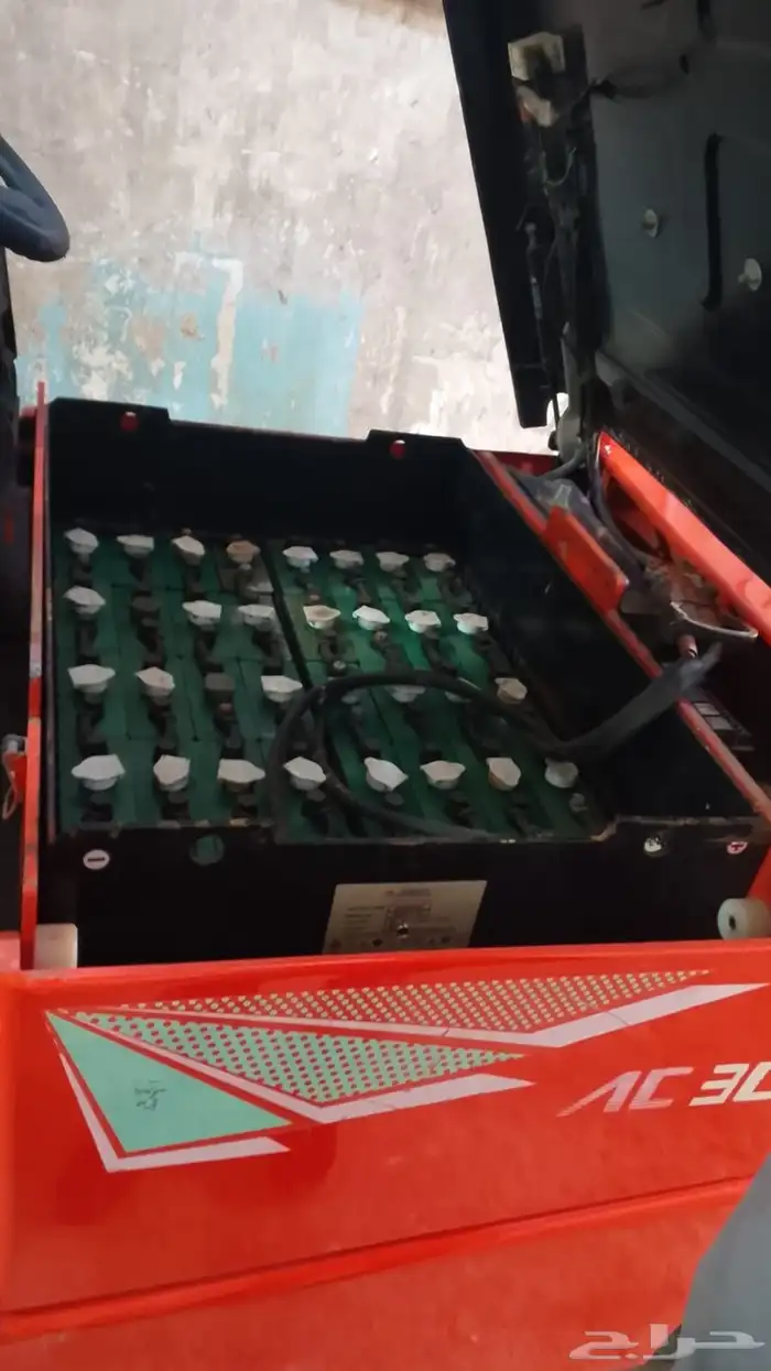 رافعه شوكيه للبيع موديل 2012 كهرباء حموله 3 طن 5