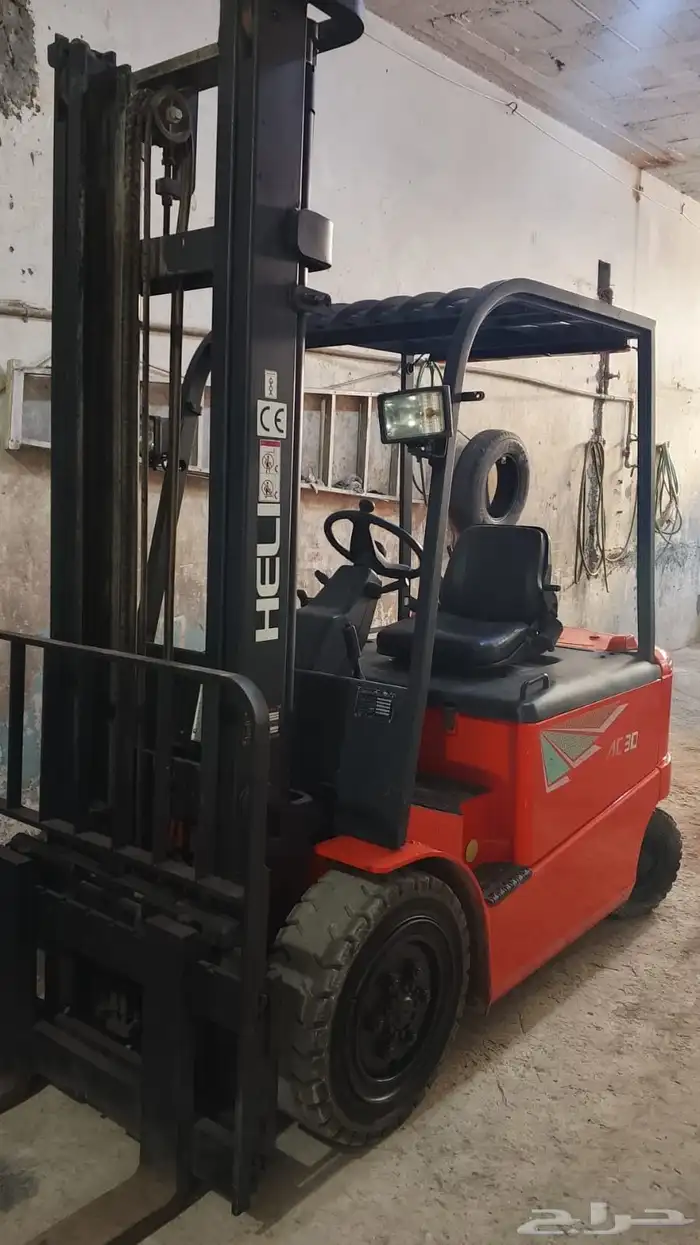 رافعه شوكيه للبيع موديل 2012 كهرباء حموله 3 طن 9