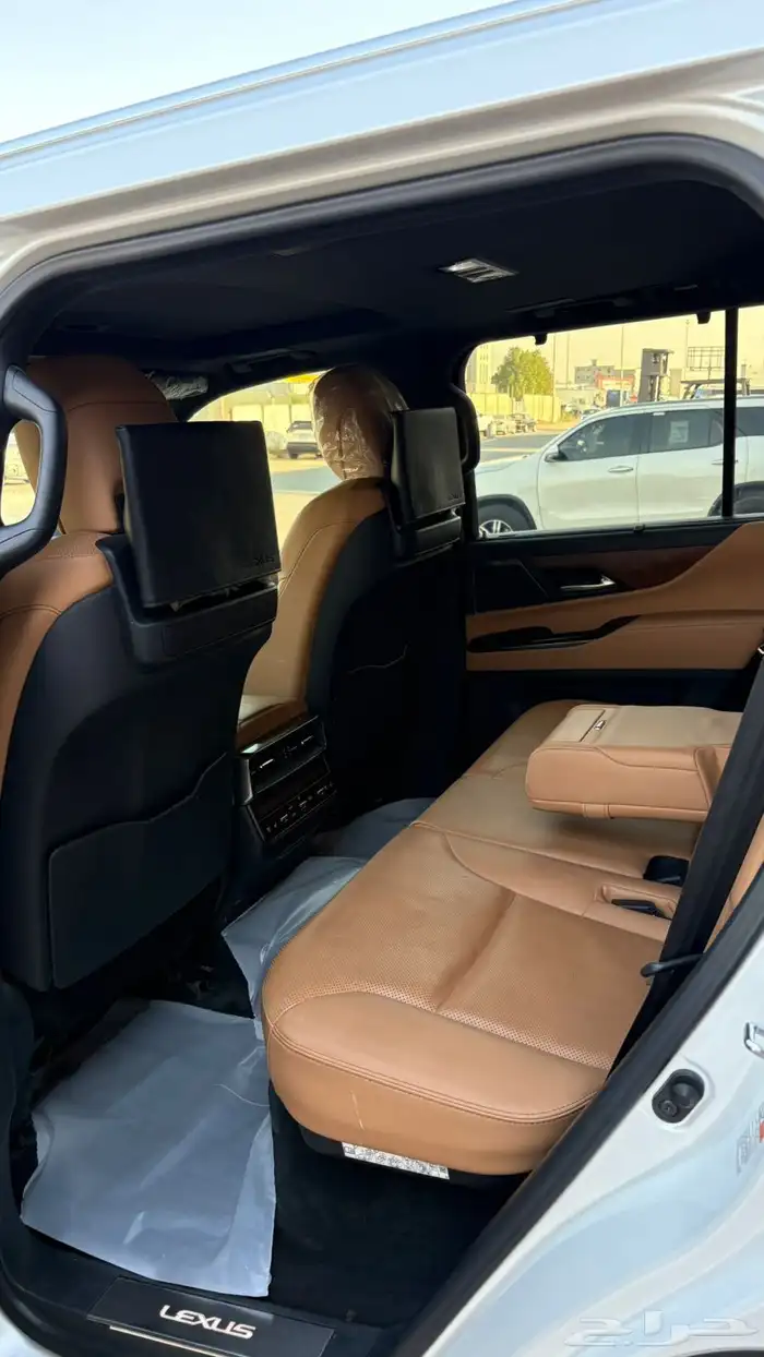 جيب لكزس 2024 5