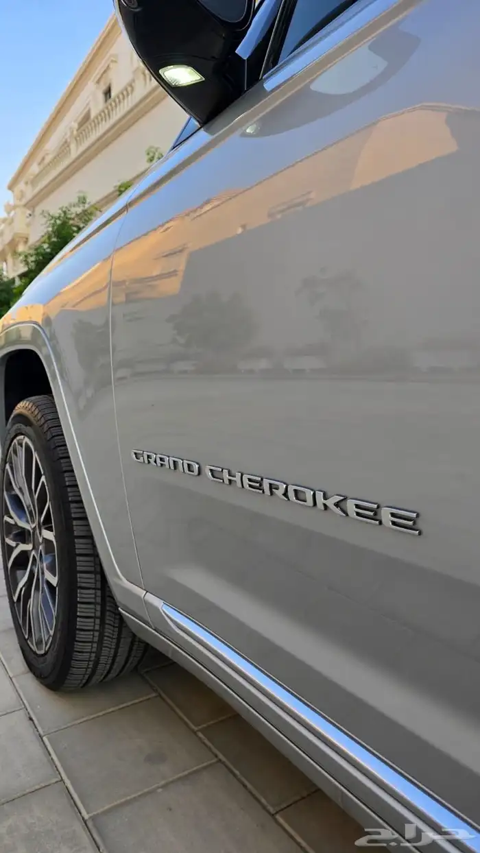 جيب جراند شروكي ساميت 2021 ضمان و صيانة مجانية 16