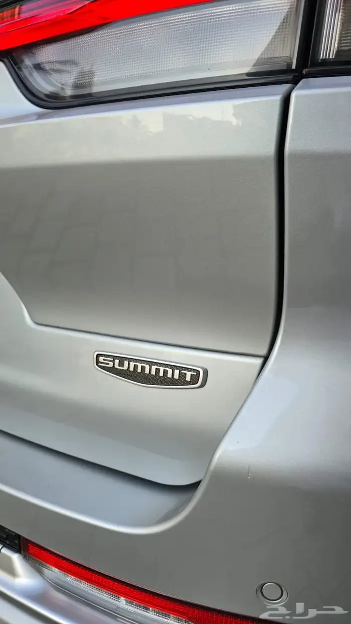 جيب جراند شروكي ساميت 2021 ضمان و صيانة مجانية 10