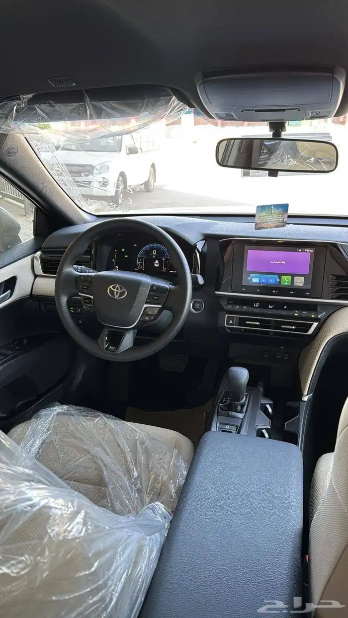 تويوتا كامري فئة استاندر ابيض بنزين سعودي بطاقه جمركية 2025 5