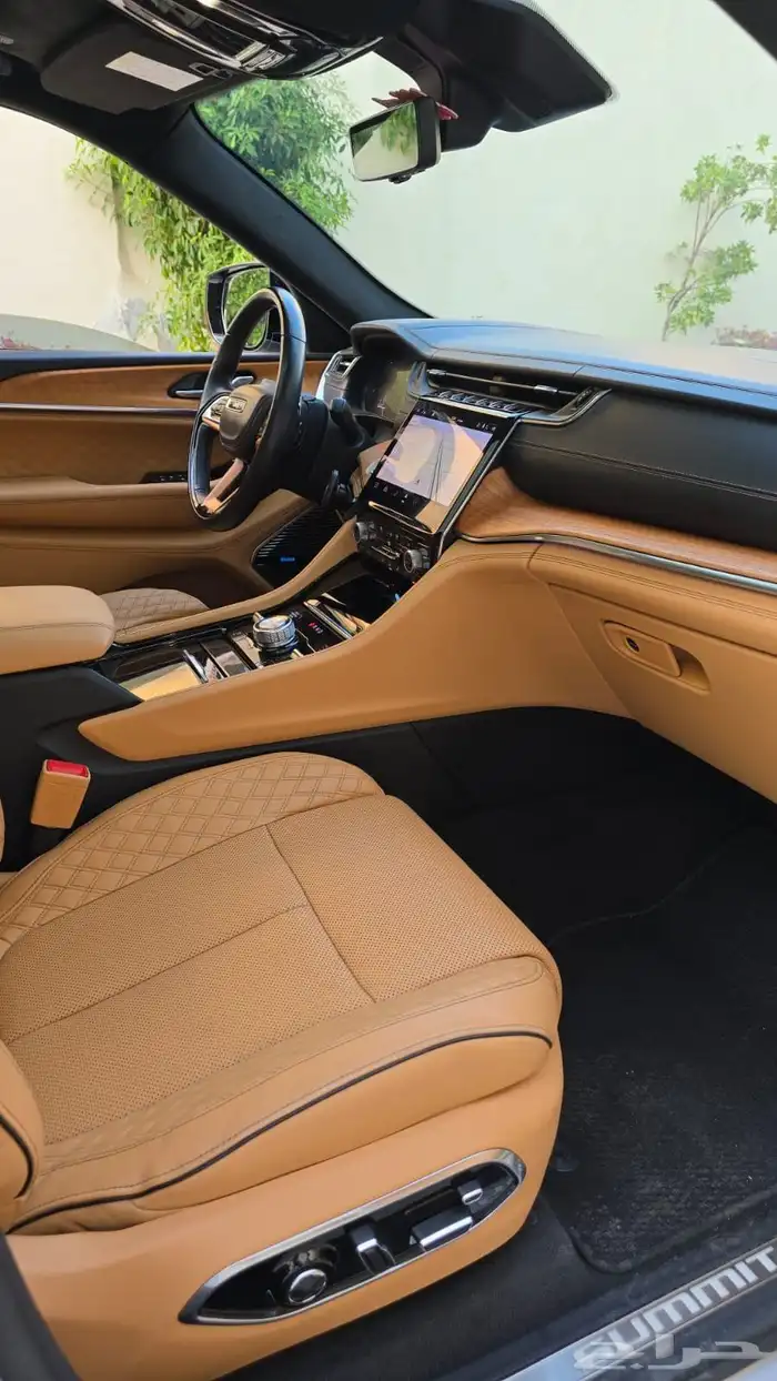 جيب جراند شروكي ساميت 2021 ضمان و صيانة مجانية 37