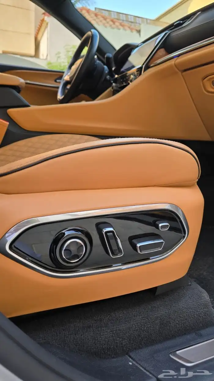 جيب جراند شروكي ساميت 2021 ضمان و صيانة مجانية 38