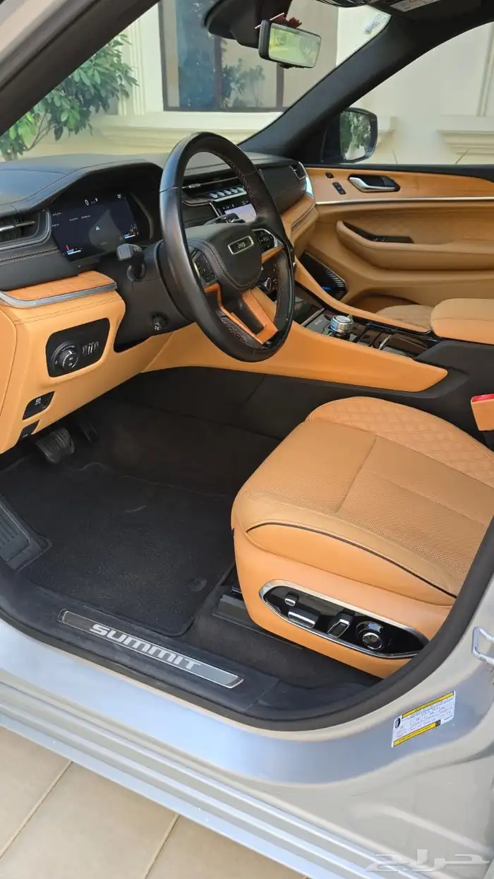 جيب جراند شروكي ساميت 2021 ضمان و صيانة مجانية 26