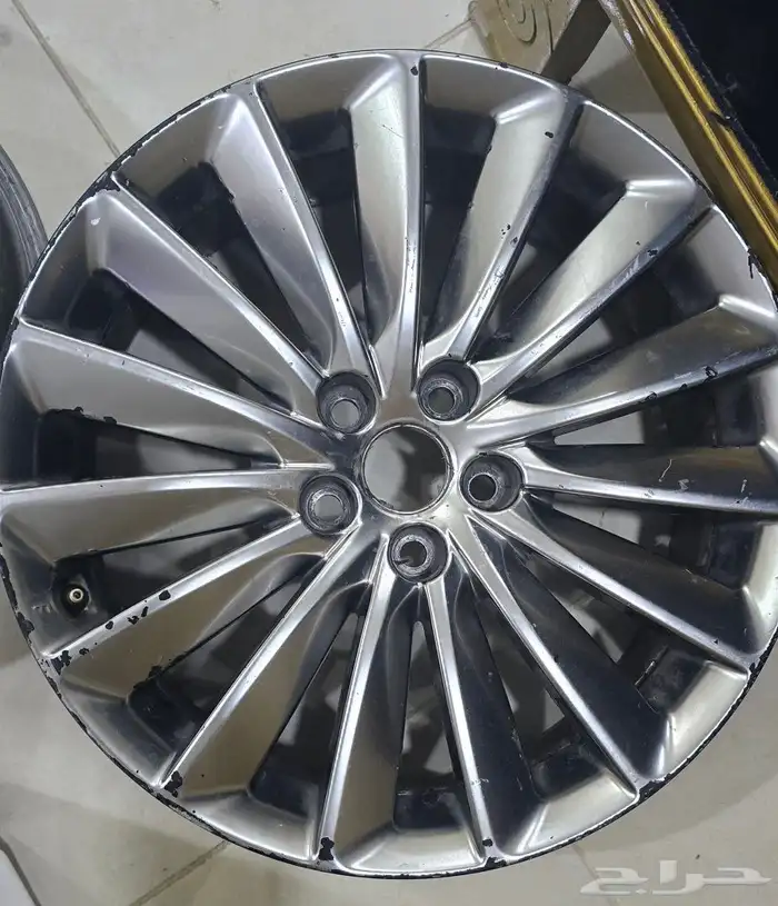 للبيع طقم جنوط هيونداي سنتيال مقاس 19 عدد 5 حبات 4