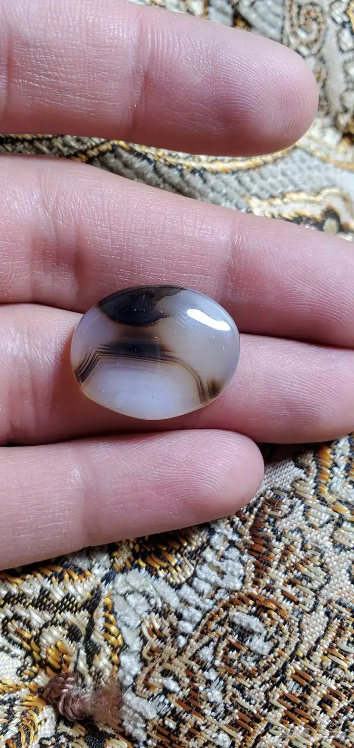 حجر عقيق يمني مصور حوت طبيعي 12