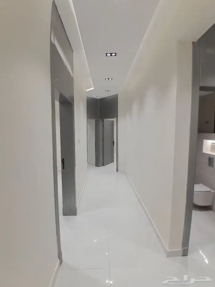 للبيع شقه دور ثاني مع سطح بحي المعارض ب580الف 15