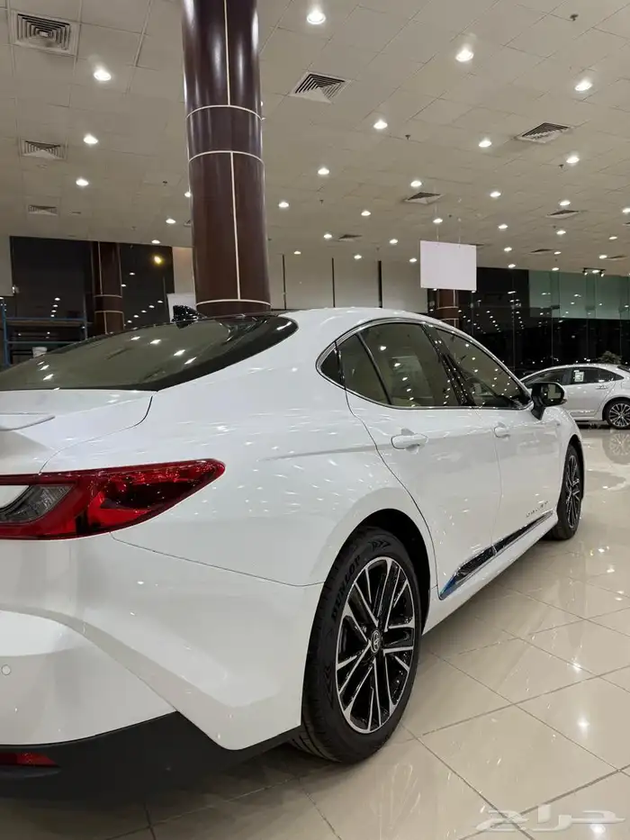 كامري هاييرد نص فل 9