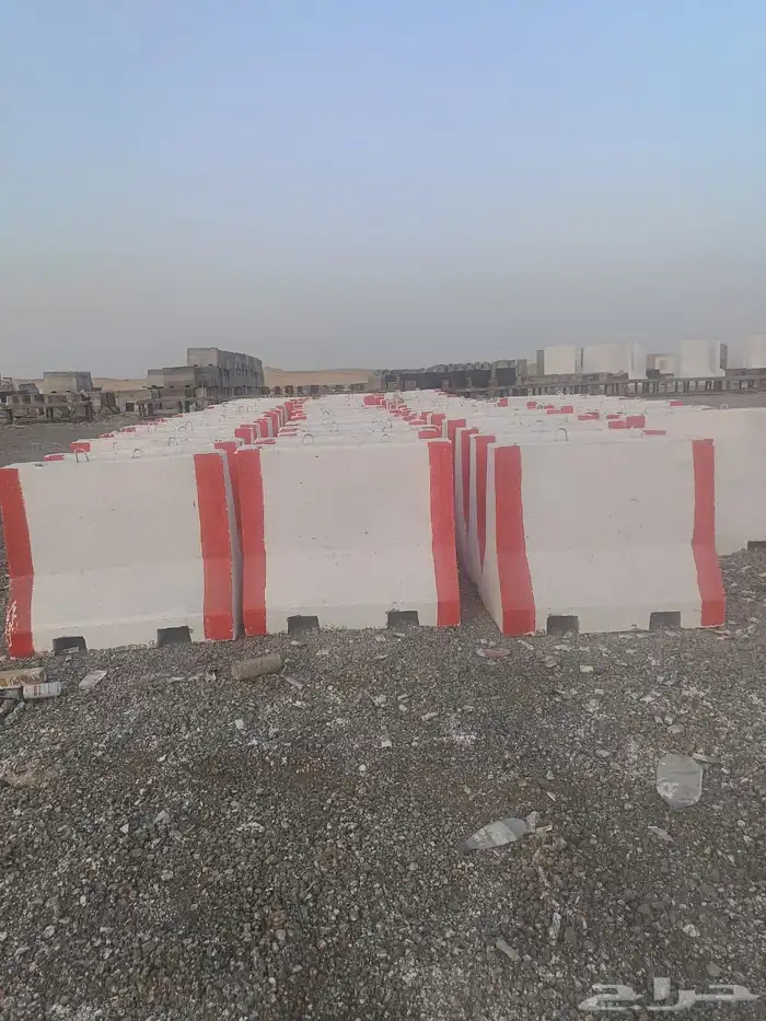 حواجز خرسانيه أنوع المقاسات متوفره عل حساب اطلب 9