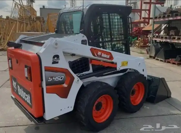 ابو فارس لجميع المعدات الثقيله للايجار يومي شهري سنوي 0