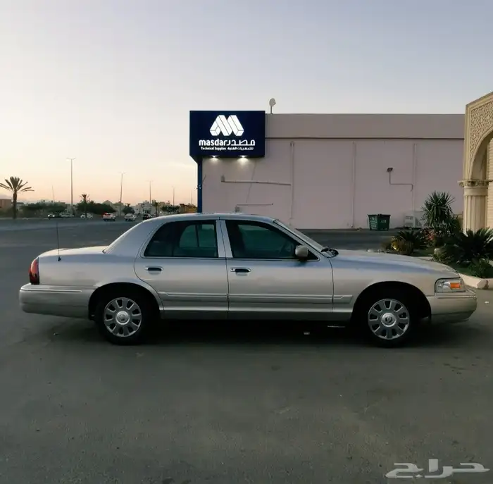 جراند ماركيز 2005 مجدد الى 2011 نظيف جدا 2