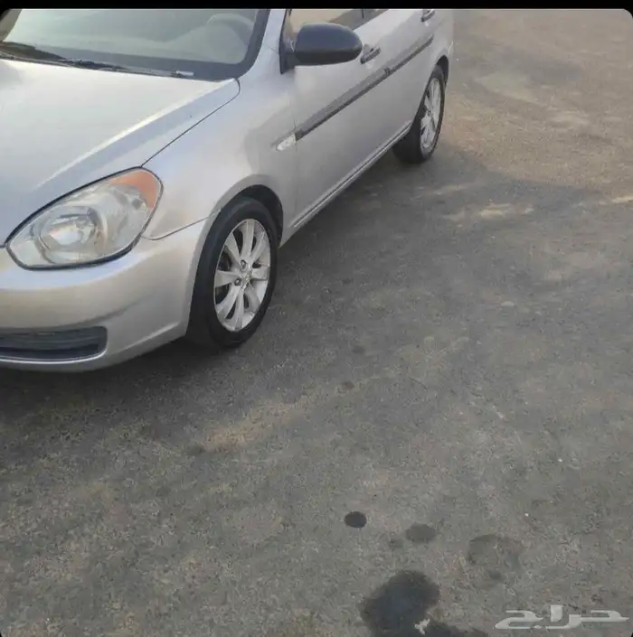 اكسنت موديل 2009 قير عادي مافيها شي غير الكبود مغير فقط وشكر 14