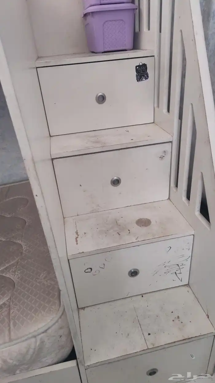 سرير دورين خشب ممتاز وقوي فقط يحتاج بويا وصيانة لبعض الأدراج 1