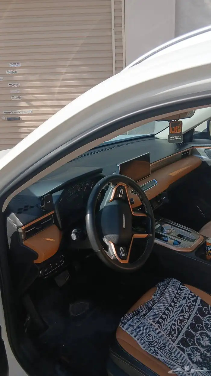 السلام عليكم اخوان يبغى سواق بيت عيله موجود 0