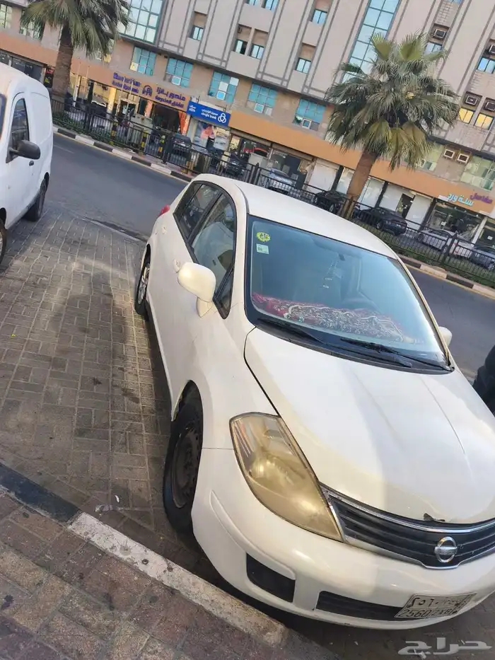 للبيع سياره نيسان تيدا موديل 2011 جير عادي السعر 12 7