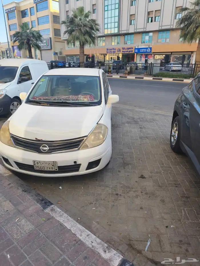 للبيع سياره نيسان تيدا موديل 2011 جير عادي السعر 12 11