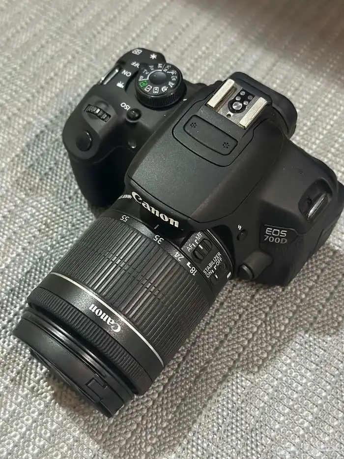 كاميرا كانون d700 0