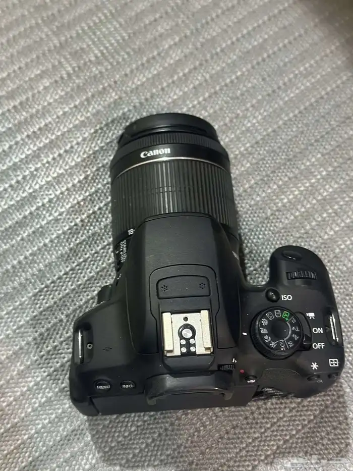 كاميرا كانون d700 3