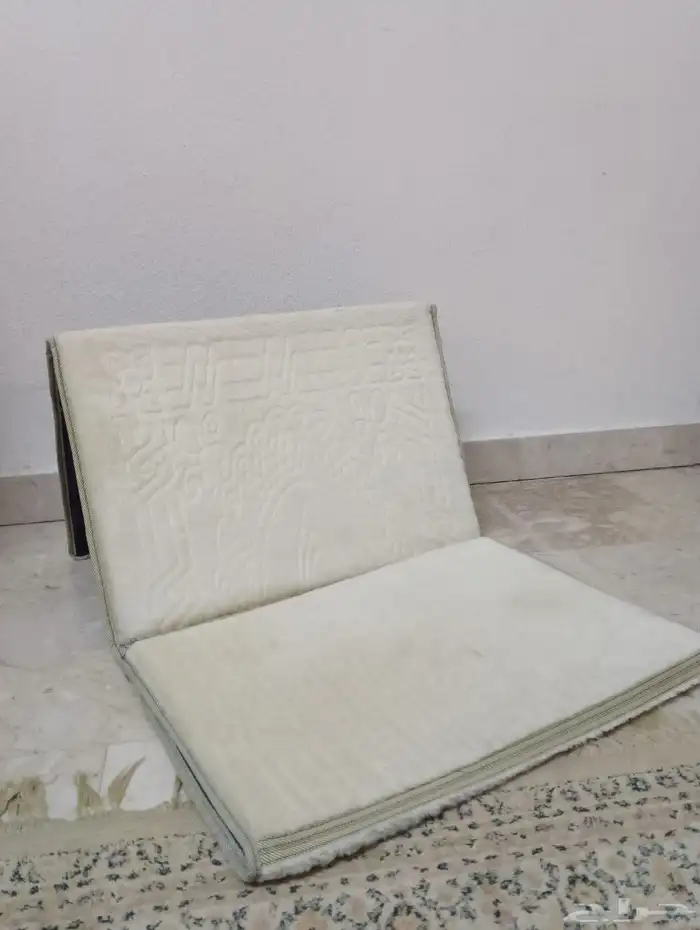 سجاده وكرسي للبر والكشتات 60 ريال 3