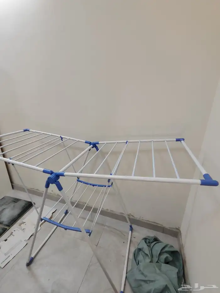 منشرة او علاقة ملابس 0