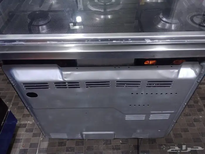 للبيع فرن ايطالي جليم غاز اصلي مقاس60 80 موجود في المحل جده 7