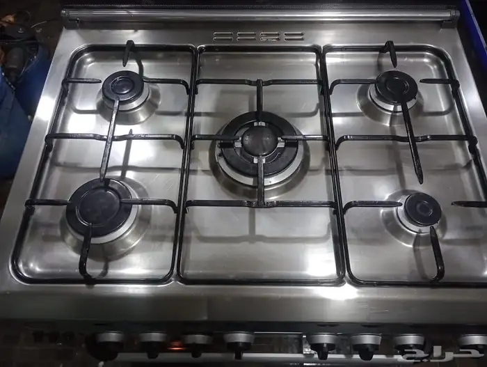 للبيع فرن ايطالي جليم غاز اصلي مقاس60 80 موجود في المحل جده 2