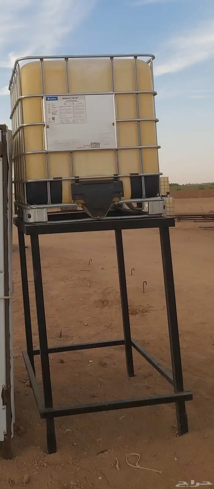 خزانات مياه مع القاعدة او بدون متوفرة 0