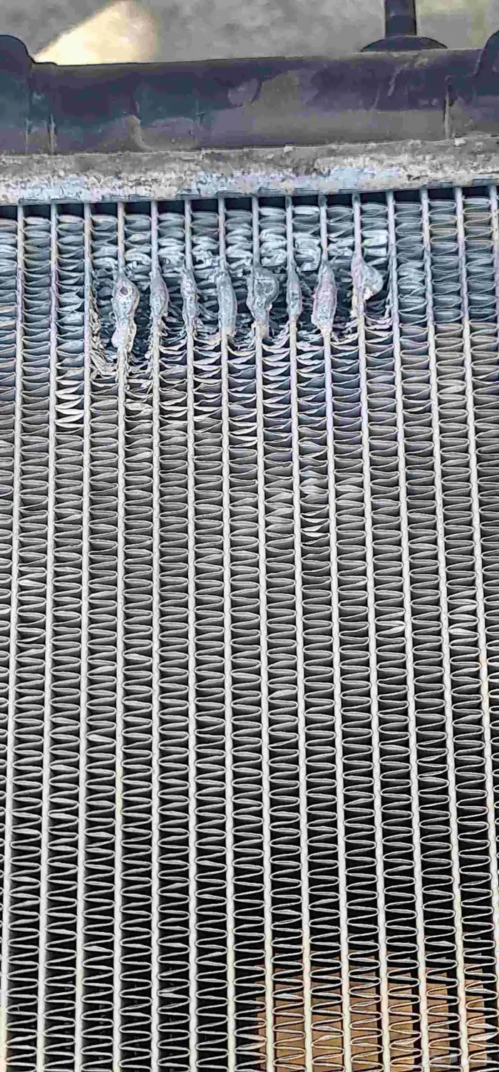 راديتر و صطبات جيب باترول م 98 اصلي 0