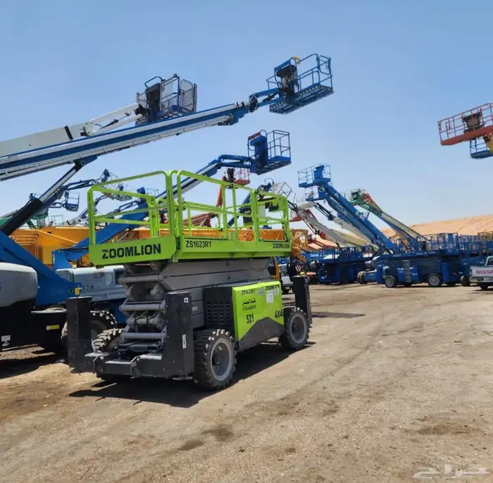 رافعات تلسكوبية تليهندر وجي سي بي للايجار 8