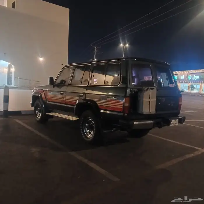 لاندكروزر صالون VX كلاسيك فل 21