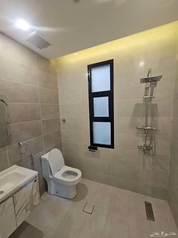 للبيع فيلا ديلوكس في حي العمرة الجديدة 4