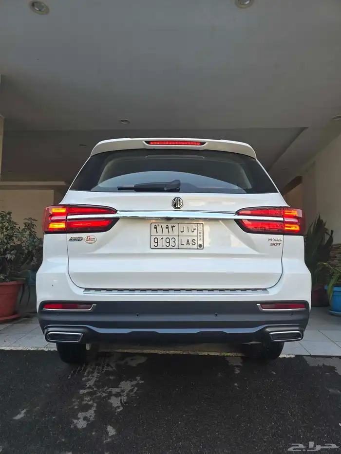 سيارة إم جي RX8 2024 شبه جديدة للبيع 4