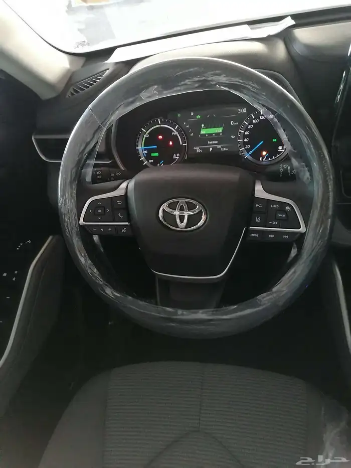 تويوتا هايلاندر GLE هايبرد 2500 سي سي موديل 2025 5