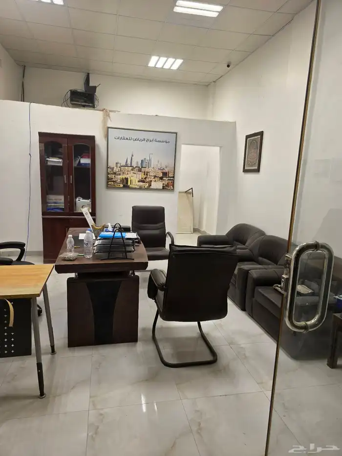 محل مكتب عقاري للتقبيل 3