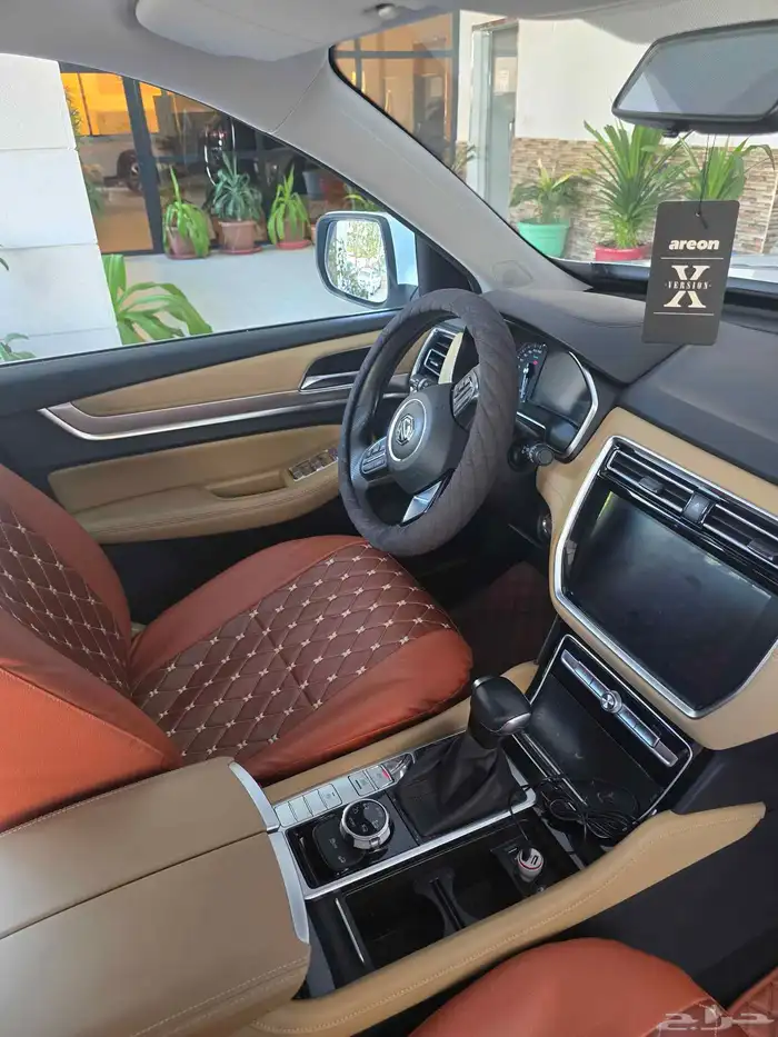 سيارة إم جي RX8 2024 شبه جديدة للبيع 8