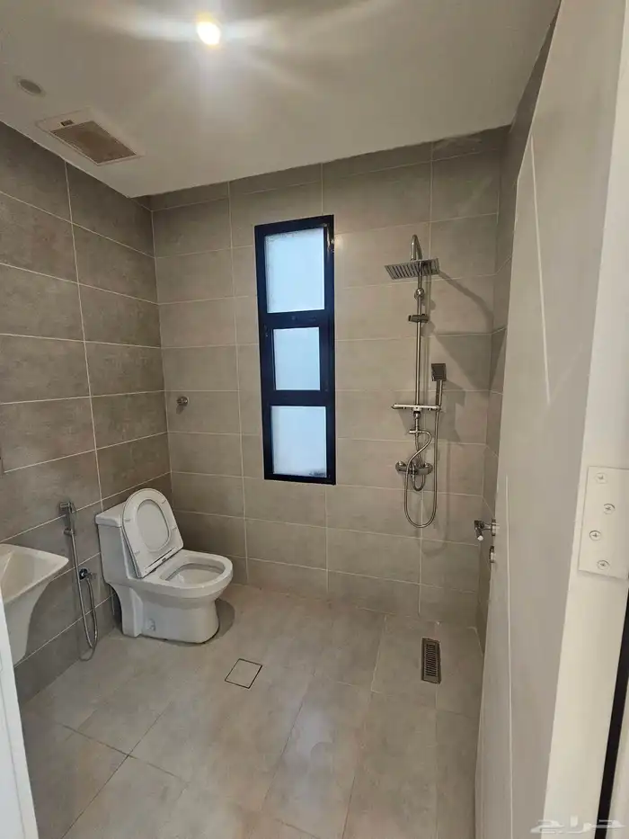 للبيع فيلا ديلوكس في حي العمرة الجديدة 11