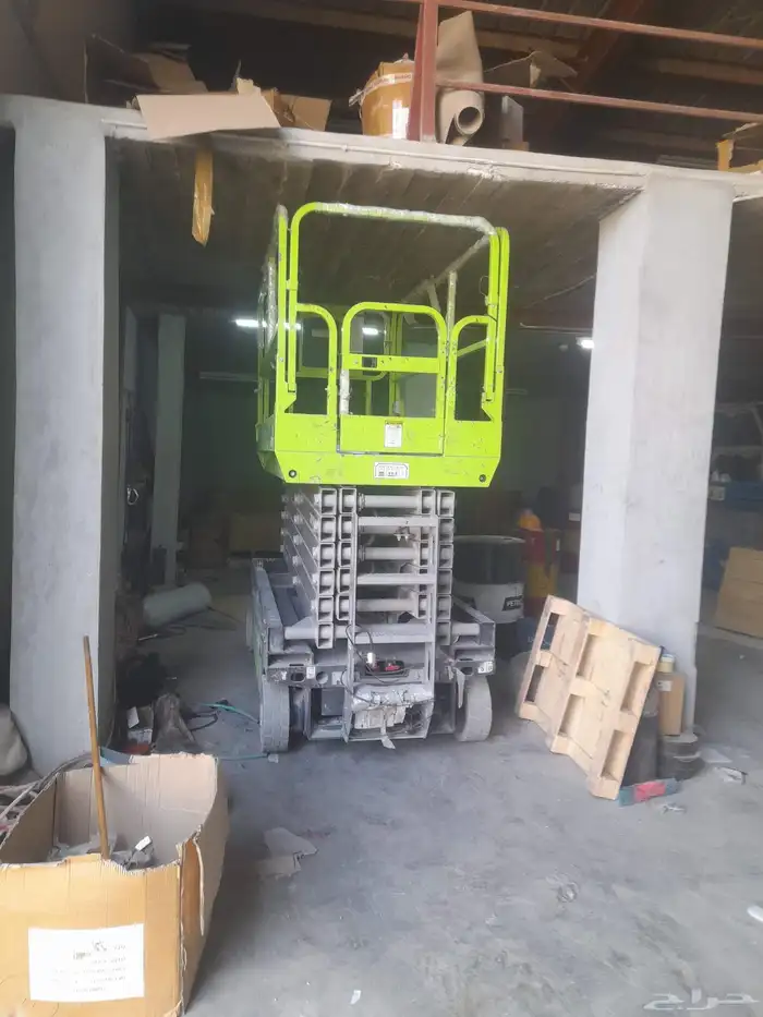 تاجير المعدات الثقيله رافعات شوكيه فركلف رافعات جي سيبي كرين 3