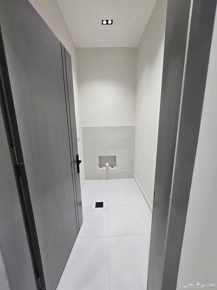 للبيع شقق ارضيه وعلويه طريق ابها الخميس موقع مكتمل الخدمات 7