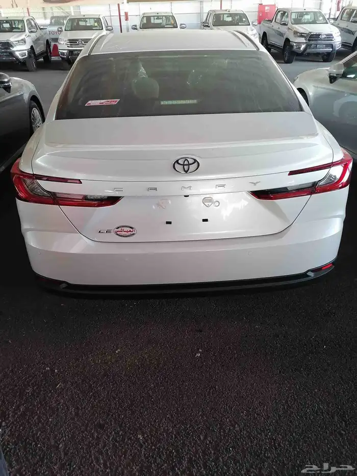 تويوتا كامري LE بنزين 2500 سي سي موديل 2025 2