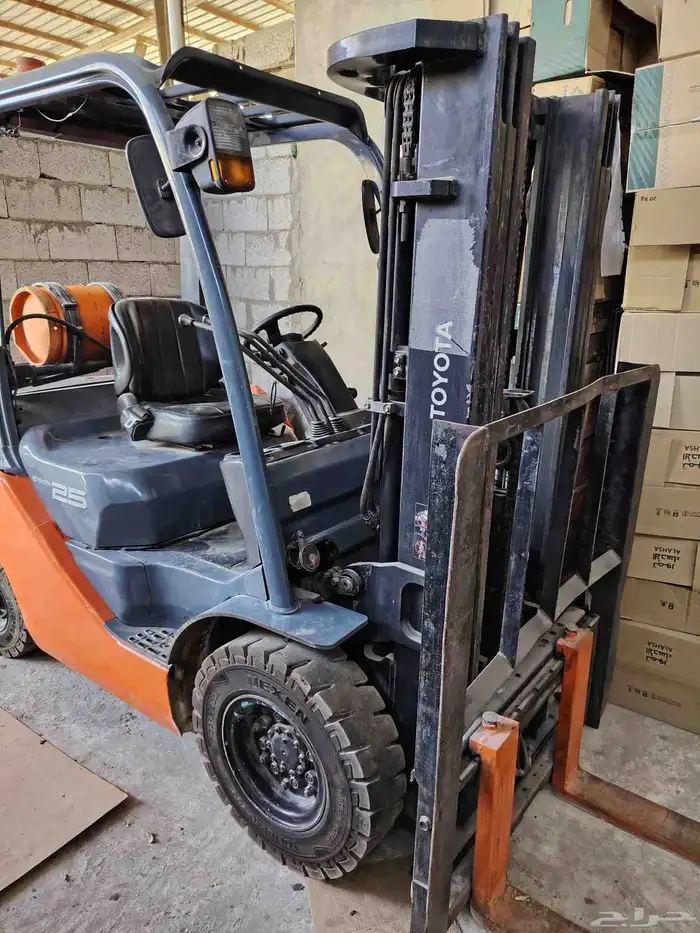 رافعة شوكيه للبيع شبه جديدة وكونتر 2013 1