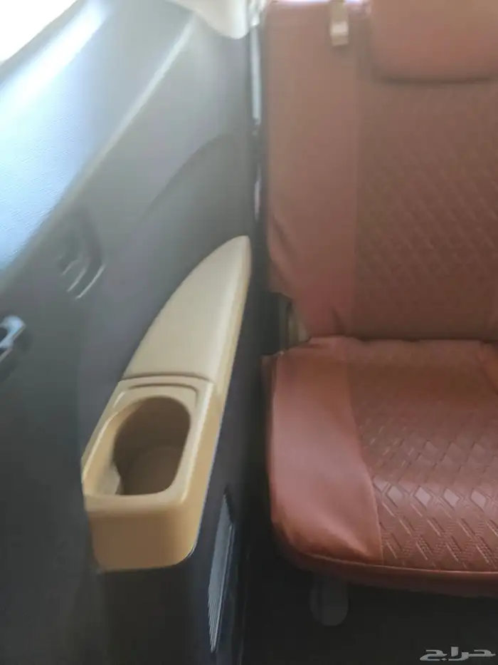 سيارة إم جي RX8 2024 شبه جديدة للبيع 14