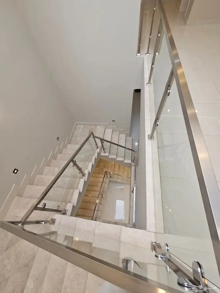 للبيع فيلا ديلوكس في حي العمرة الجديدة 6