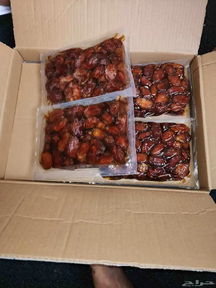 تمر اخلاص اشيقر ابو كيلوه يوجد في الكرتون 8قطع 9