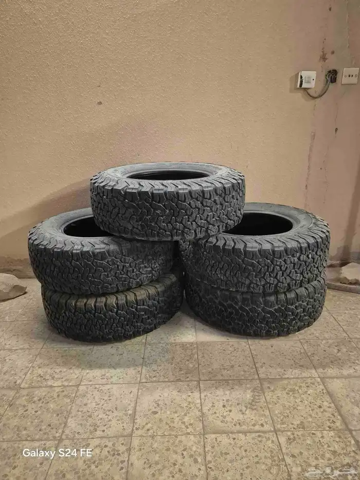 للبيع كفرات حجرية بي اف قودريش مقاس 17 0