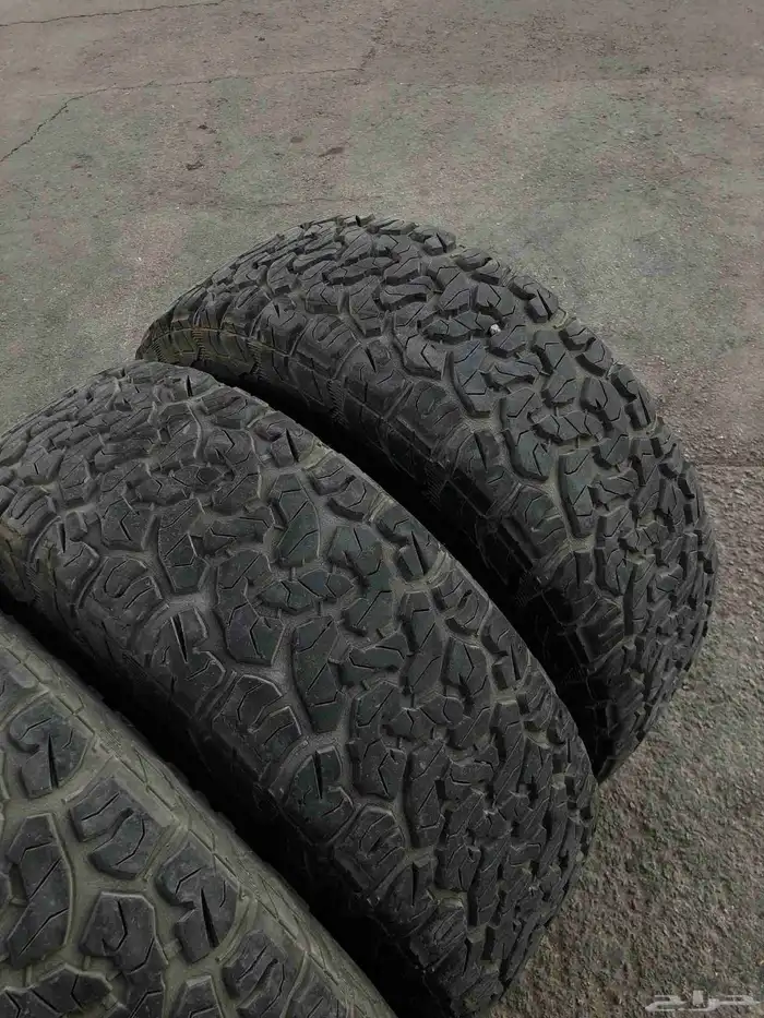 نعرض لكم كفرات حجري بجنوطها ميثود شبه جديد مقاس 285 70 17 1