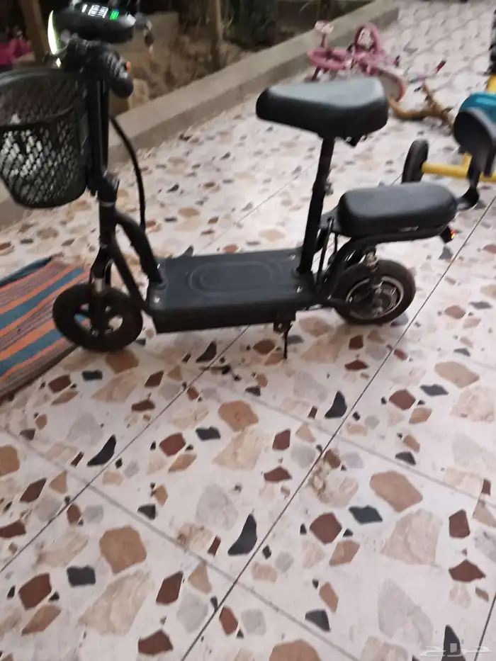 سكوتر كهربائي بطريته تودي 40 كيلو يشيل وزن 130 نضيف 1
